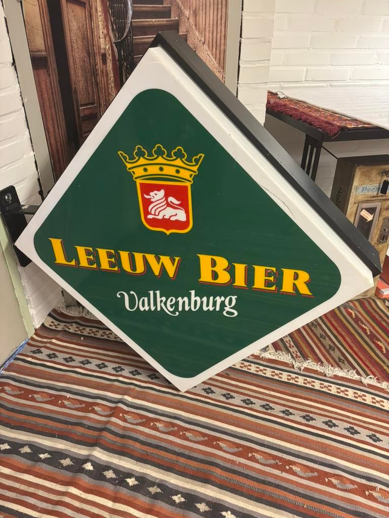 Leeuw bier lichtreclame uit Valkenburg, Verzamelen, Ophalen, Zo goed als nieuw, Lichtbak of (neon) lamp
