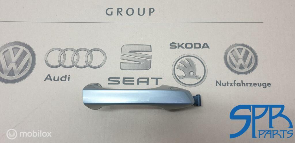 VAG LB7W RECHTS Deurgreep rechtsvoor rechtsachter 5G0837206, Gebruikt, Volkswagen, Ophalen of Verzenden, Volkswagen