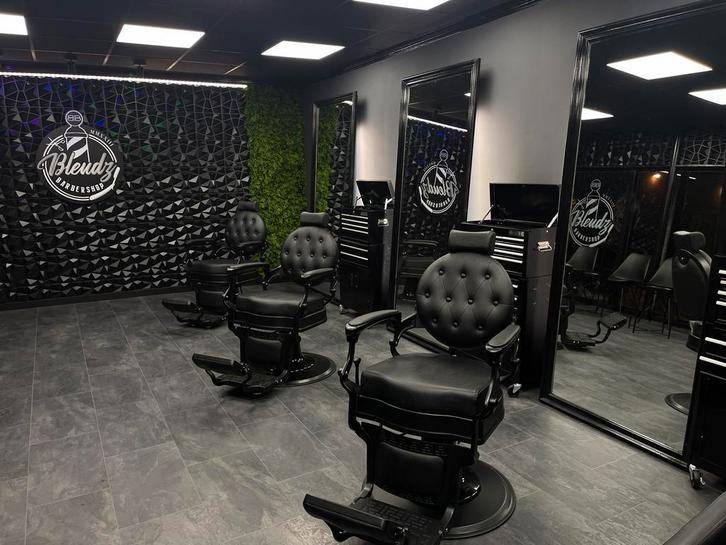 Kapperstoel en werk kar, Diensten en Vakmensen, Kappers en Thuiskappers