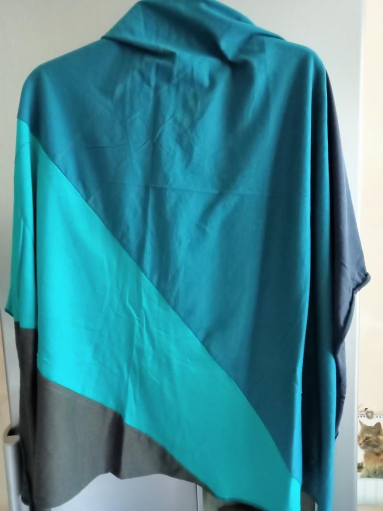 Hippe sjaal van soepel t shirt stof, niet gedragen, Kleding | Dames, Mutsen, Sjaals en Handschoenen, Ophalen of Verzenden, Zo goed als nieuw