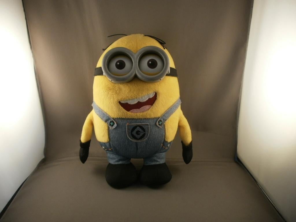 minon 26cm met bril velours geel met spijker broek en grijze, Ophalen of Verzenden, Nieuw, Overige typen