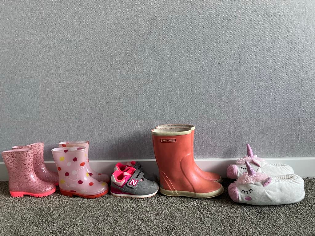 new balans en diverse schoen/laarzen/sloffen voor meisjes, Ophalen of Verzenden, Gebruikt, Meisje, Laarzen