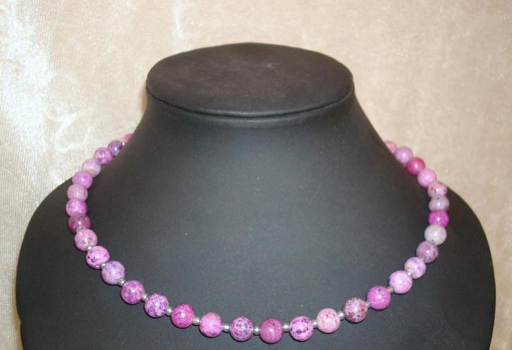 SALE: Ketting van paars crazy agaat, Sieraden, Tassen en Uiterlijk, Kettingen, Nieuw, Steen of Mineraal, Paars, Met strass, Verstelbaar