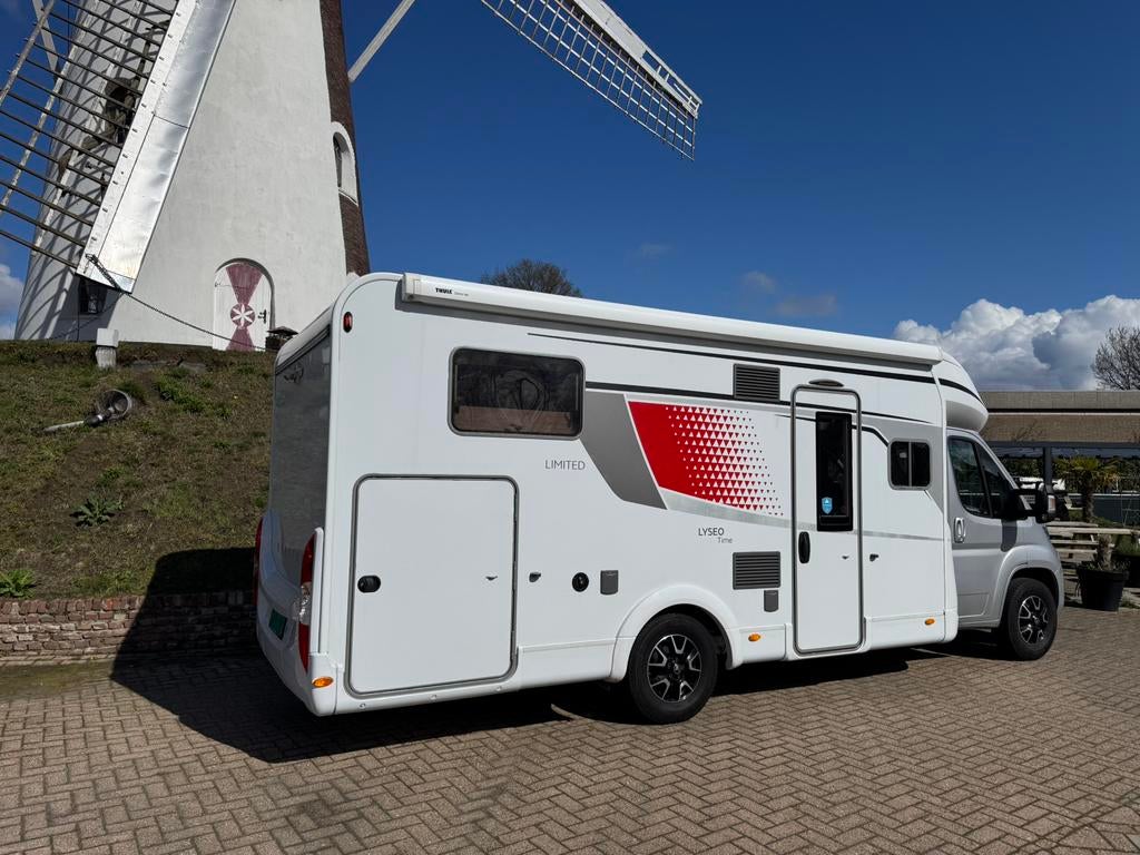 Bürstner Lyseo T 727 G - Enkele bedden - Hefbed - PRACHTIG !, 7 tot 8 meter, Bedrijf, Bürstner, Half-integraal