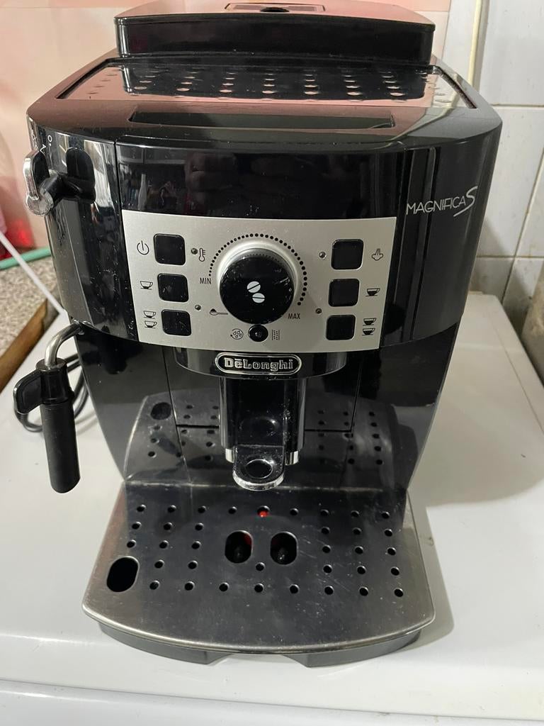 Delonghi magnifia S volautomatische koffiemachine!, Witgoed en Apparatuur, Koffiemachine, Ophalen of Verzenden, Zo goed als nieuw