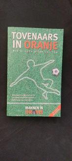 Tovenaars in Oranje, Mik Schots en Jan Luitzen, Ophalen of Verzenden, Zo goed als nieuw, Balsport