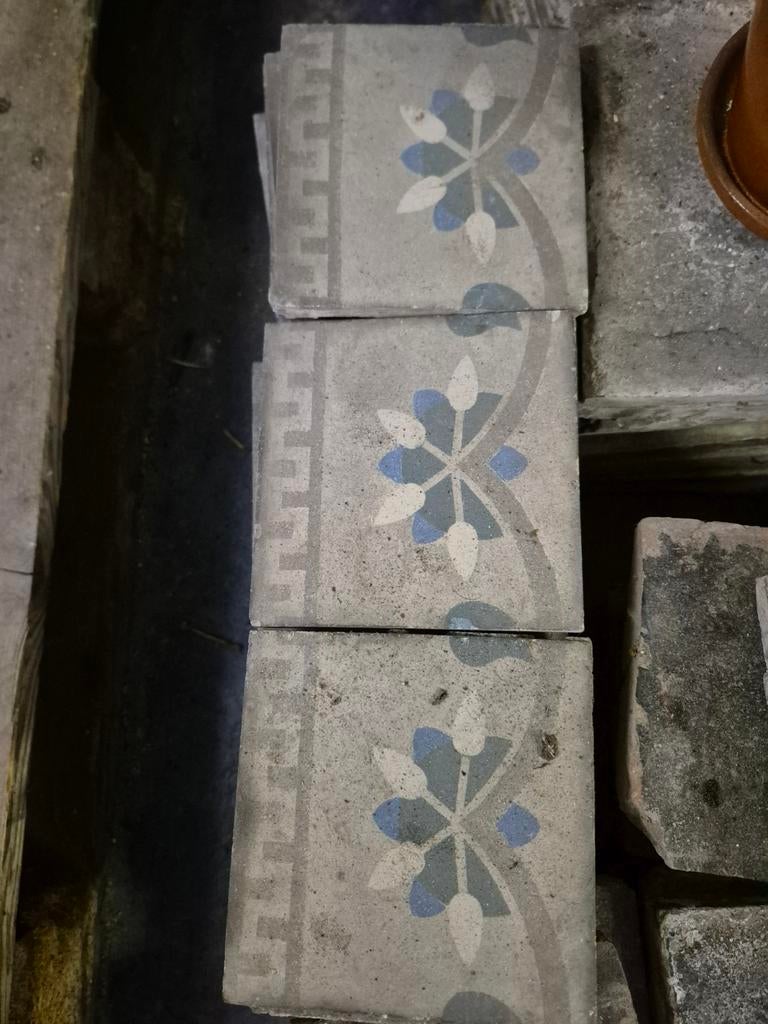 Bijzondere oude randtegel 46 stuks, Doe-het-zelf en Verbouw, Tegels, Ophalen, Keramiek, Minder dan 20 cm, Minder dan 20 cm