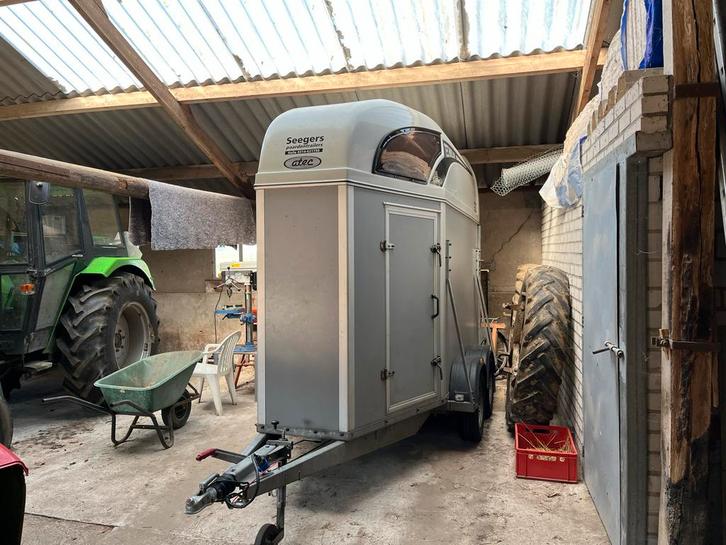 Prachtige Atec 1,5 paards paardentrailer, Dieren en Toebehoren, Paarden en Pony's | Trailers en Aanhangwagens, Zo goed als nieuw