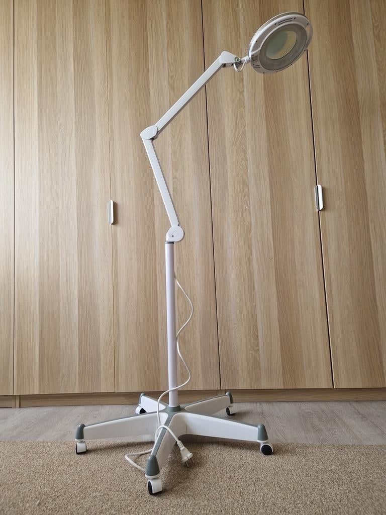 Professionele loeplamp op statief - Ideaal voor precisiewerk, Ophalen, Zo goed als nieuw