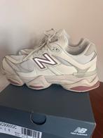 New balance 9060, Kleding | Dames, Schoenen, Beige, Ophalen of Verzenden, Sneakers of Gympen, Zo goed als nieuw