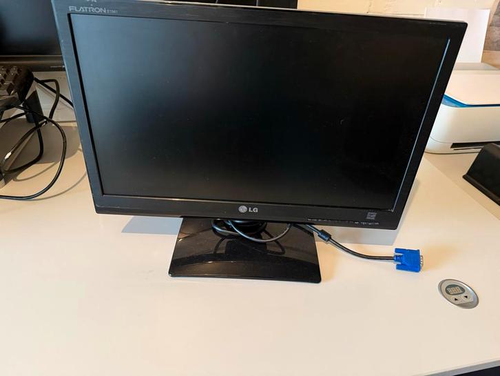 LG Flatron E1941 Computerscherm - gratis, Computers en Software, Monitoren, Gebruikt, 60 Hz of minder, VGA, IPS, Ophalen
