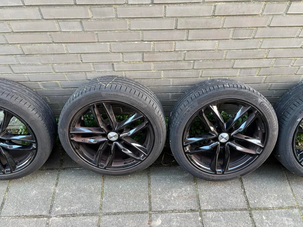 Continental band met zwarte velg 215/45 R17, Auto-onderdelen, Banden en Velgen, Ophalen, Banden en Velgen, 17 inch, Personenwagen