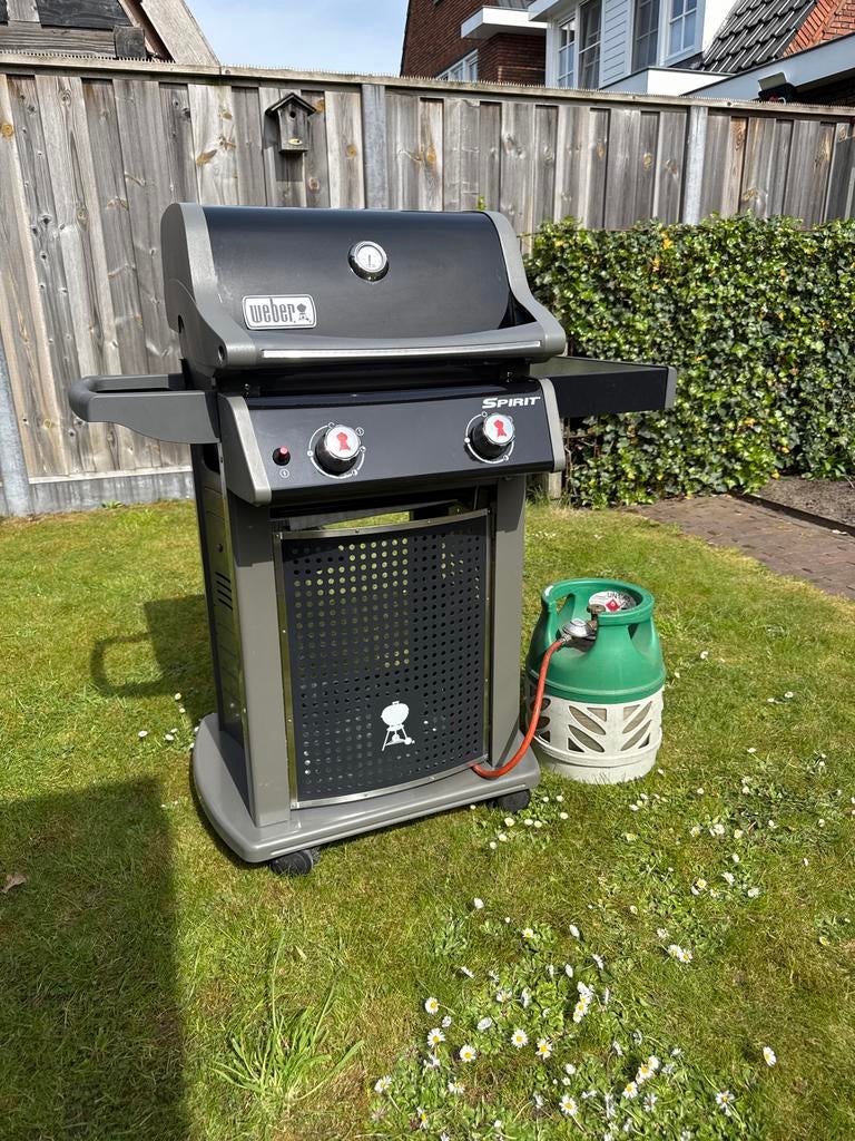 Weber Spirit barbecue met hoes en gasfles, Ophalen, Gebruikt
