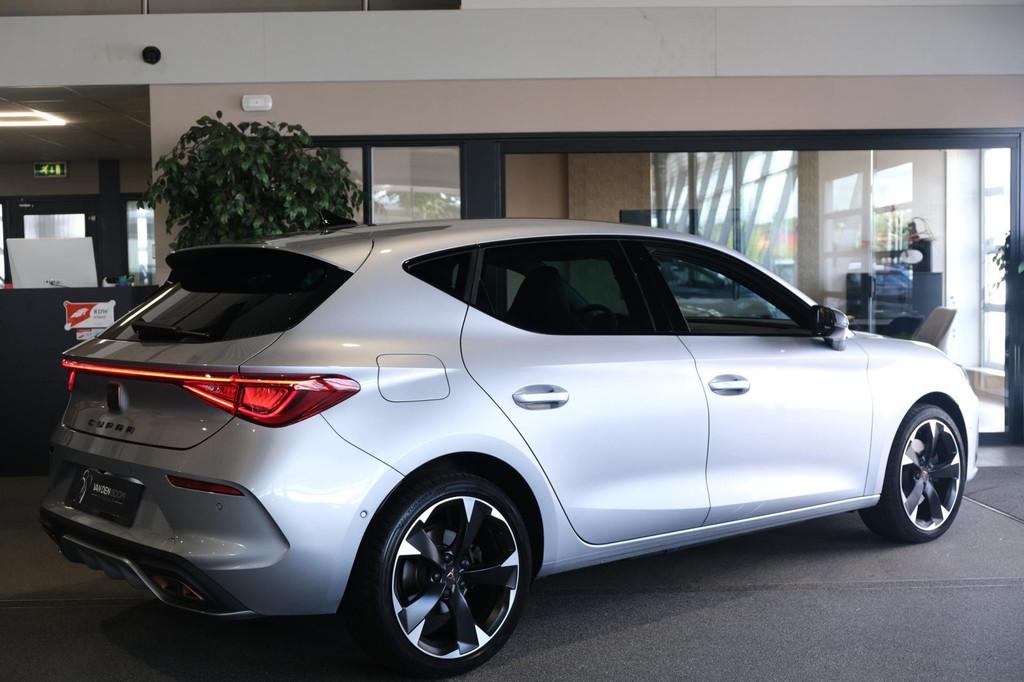 CUPRA Leon 1.4 e-Hybrid 204PK Virtual Navi Cam Led Leder Acc, Auto's, Cupra, 77 km/l, Gebruikt, Zwart, 4 cilinders