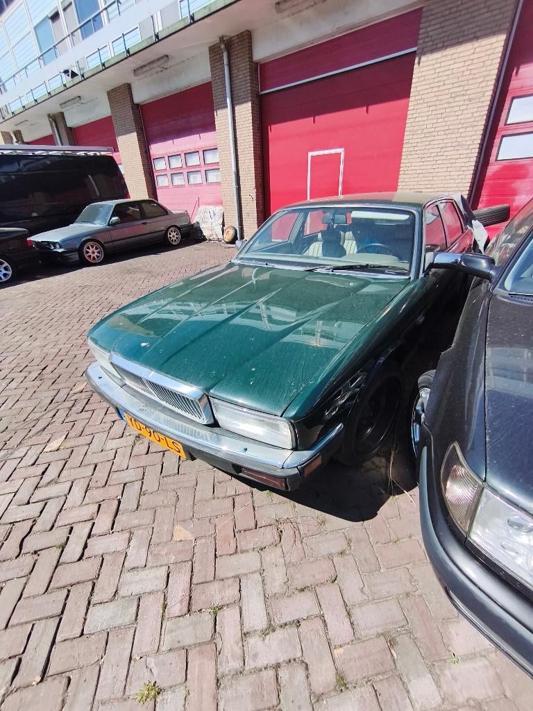 Jaguar Sovereign 4.0 AUT U9 1990 Groen, Auto's, Jaguar, Automaat, Achterwielaandrijving, 1700 kg, Origineel Nederlands