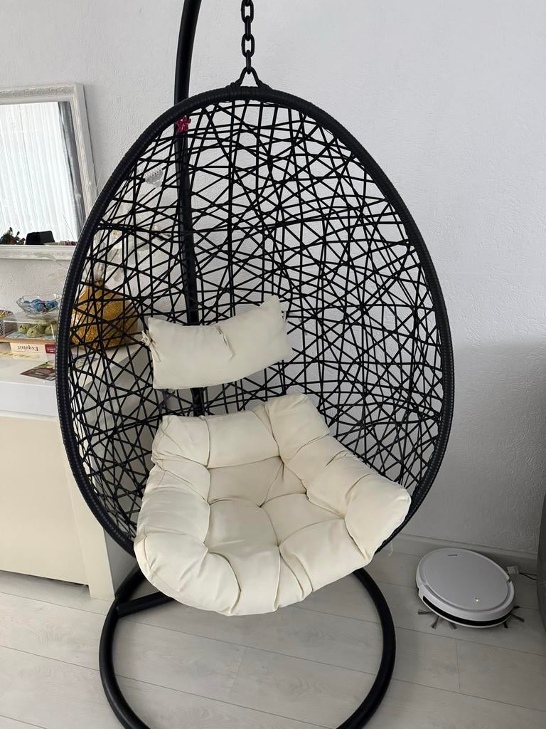 Zwarte hangstoel met wit kussen, Ophalen, Gebruikt, Zwart, Metaal