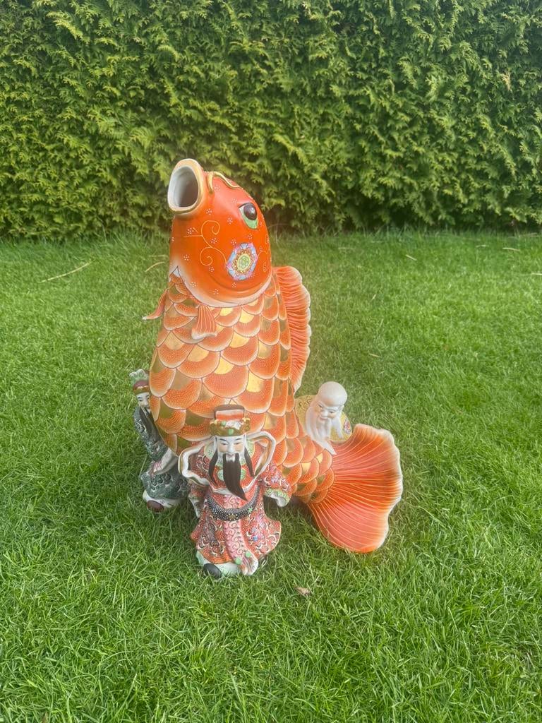 Grote decoratieve koi vis beeld, Ophalen