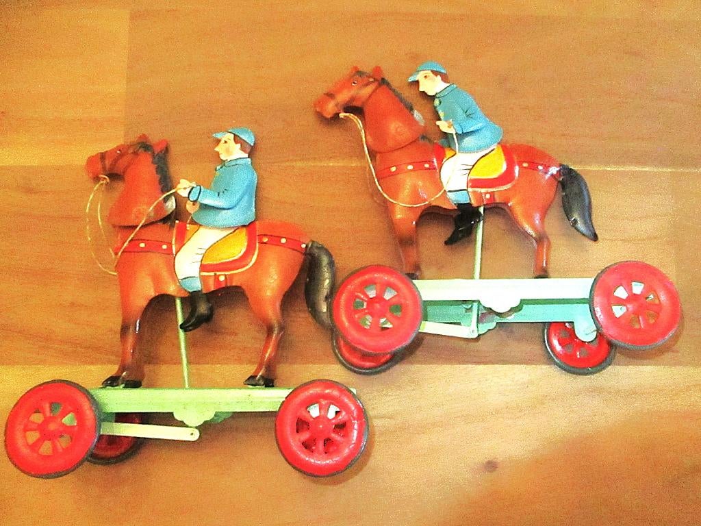 Twee paarden van blik speelgoed Antiek loop ., Ophalen of Verzenden