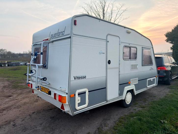Beyerland 430TM Caravan (1997), Caravans en Kamperen, Caravans, Bedrijf, tot en met 4, 750 - 1000 kg, Treinzit, Beyerland, Vast bed