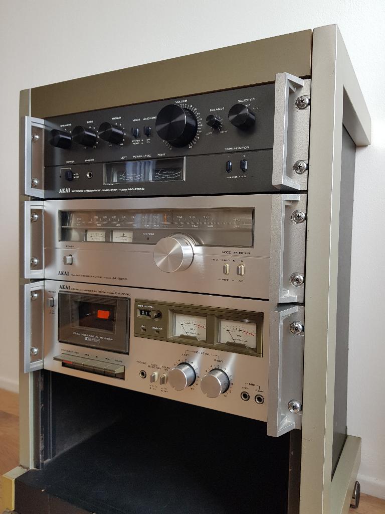 AKAI set: AM-2350, AT-2250, CS-703D, Ophalen, Stereo, Minder dan 60 watt, Overige merken