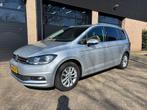 Volkswagen Touran 1.5 TSI Highline Business R 7p Trekhaak, 15 km/l, 4 cilinders, 150 pk, 75 €/maand