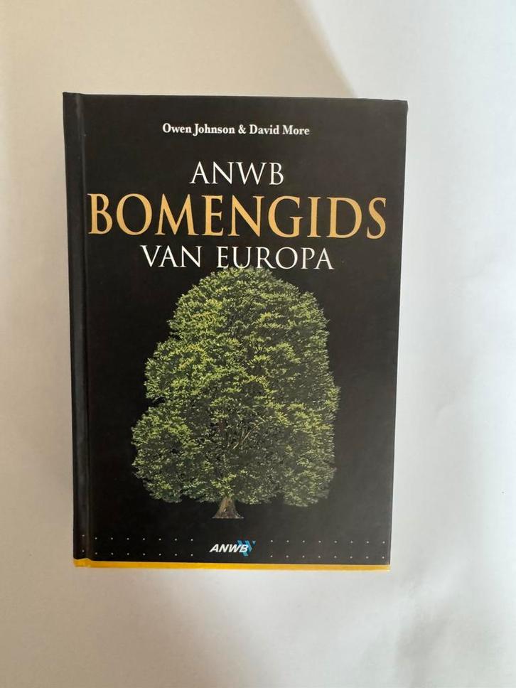 Owen Johnson - Bomengids van Europa, Boeken, Wetenschap, Zo goed als nieuw, Ophalen of Verzenden
