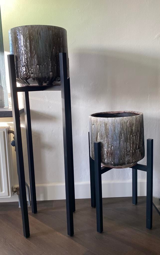 Bloempotten met standaard, Tuin en Terras, Rond, Binnen, Zo goed als nieuw, Minder dan 40 cm