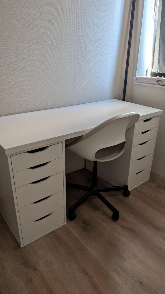 Ikea bureau & bureau stoel beige, Ophalen, Zo goed als nieuw