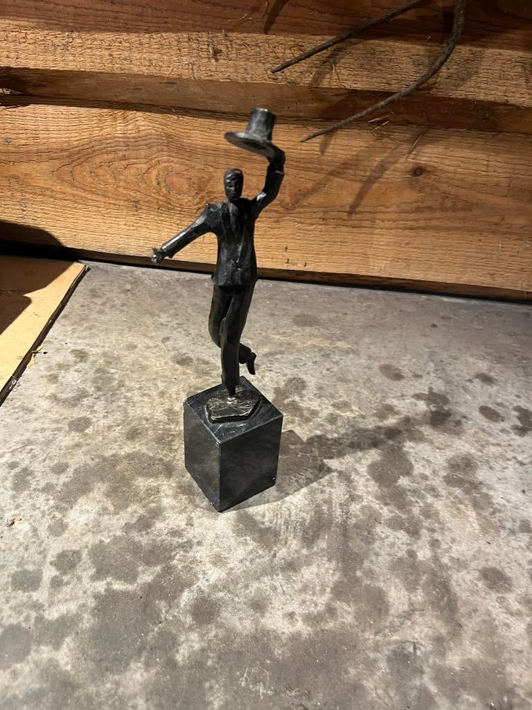 Bronzen beeld man met hoed nr 21, Antiek en Kunst, Kunst | Beelden en Houtsnijwerken, Ophalen of Verzenden, Brons, 20 - 50 cm