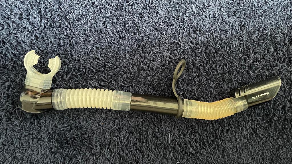 Focus snorkel zonder waterinlaat, Watersport en Boten, Snorkelen, Ophalen of Verzenden, Zo goed als nieuw, Snorkel