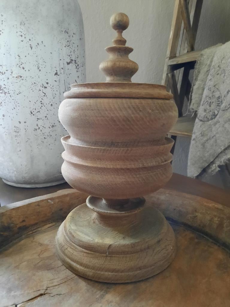 Oude houten tabakspot op voet houten pot stoer sober, Ophalen, Gebruikt, Hout