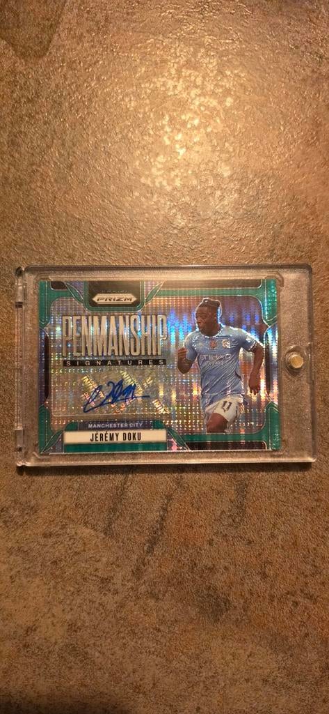 Panini Prizm Penmanship Jeremy Doku Auto, Ophalen of Verzenden, Nieuw, Buitenlandse clubs, Spelerskaart
