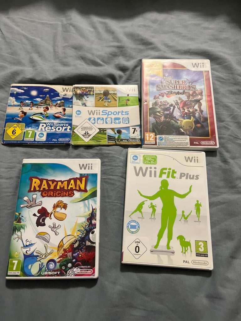 Wii Spellen Bundel: Wii Sports, Resort, Smash Bros, Rayman,, Spelcomputers en Games, Games | Nintendo Wii, Ophalen, Gebruikt, Eén computer
