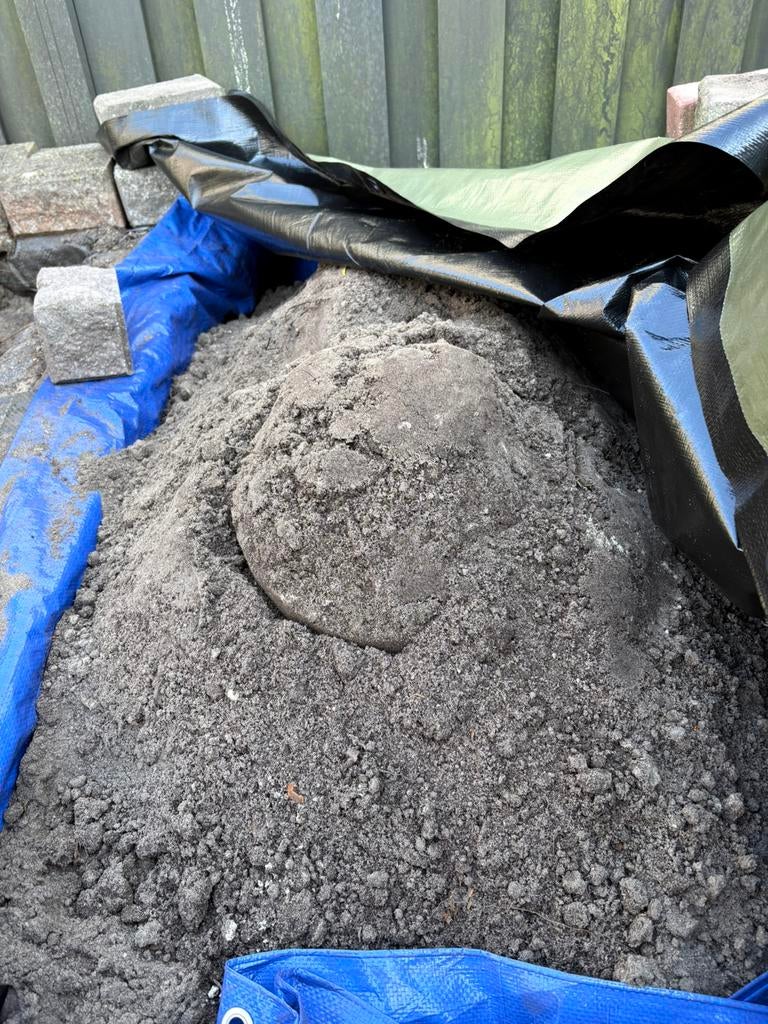 Gratis af te halen - zwarte grond, Ophalen of Verzenden, Zo goed als nieuw, Overige typen