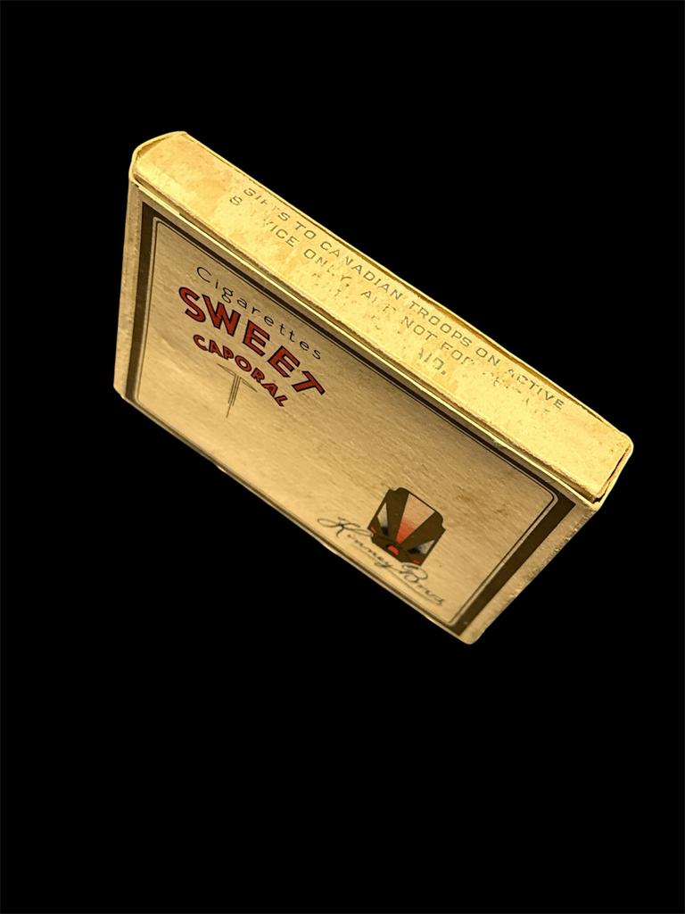 Canadian Sweet Caporal cigarette, Verzamelen, Militaria | Tweede Wereldoorlog, Ophalen of Verzenden