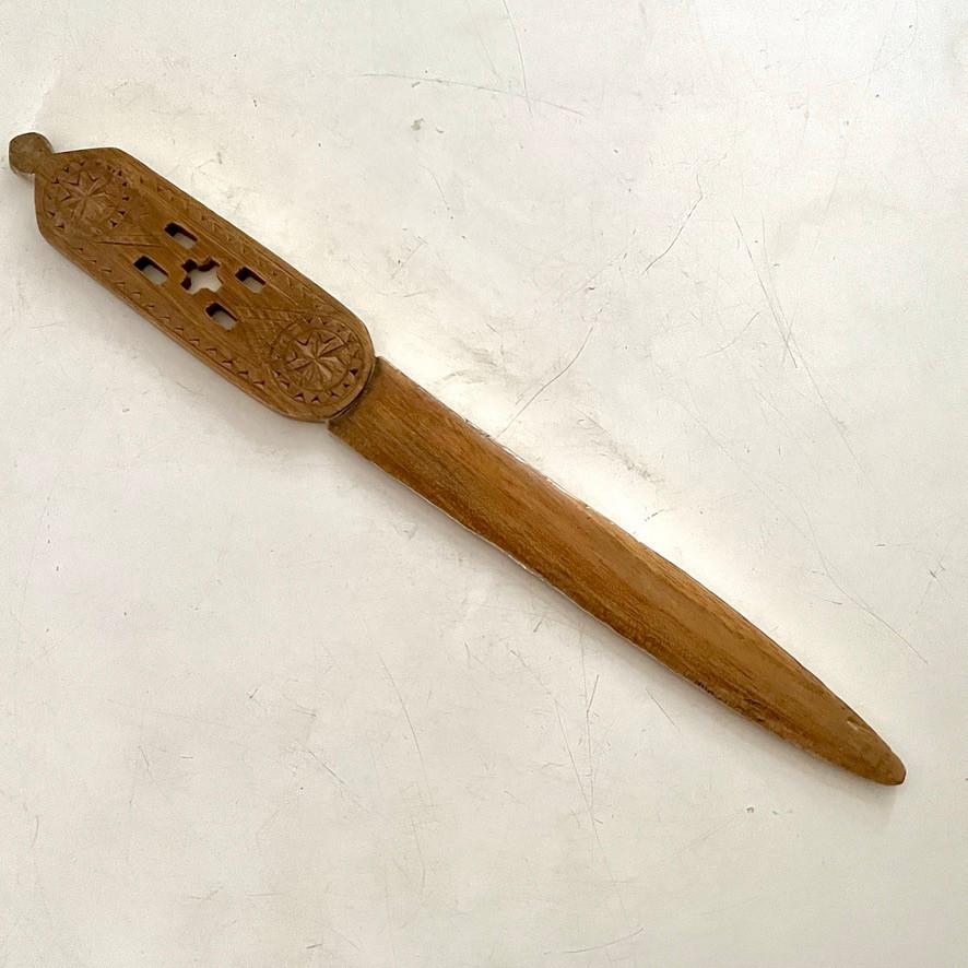 Houtsnijwerk briefopener, Antiek en Kunst, Kunst | Beelden en Houtsnijwerken, Ophalen of Verzenden