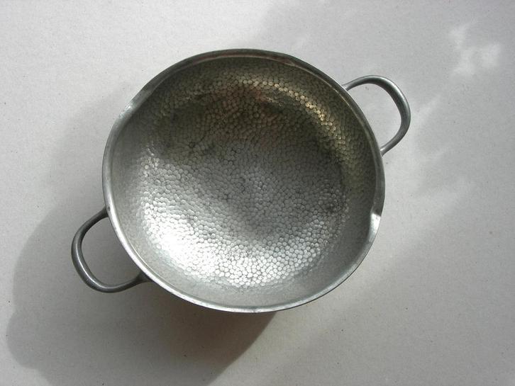 TE KOOP: schaal van Engels tin (uit 1881), Antiek en Kunst, Antiek | Tin, Ophalen of Verzenden