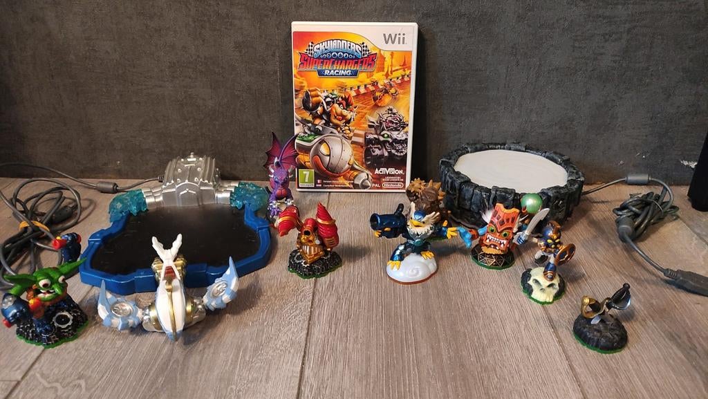 Skylanders superchargers wii en véél benodigdheden, Spelcomputers en Games, Games | Nintendo Wii, Avontuur en Actie, 2 spelers