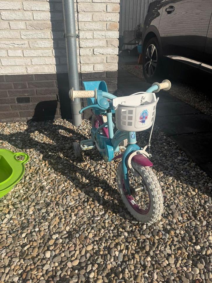 Frozen fiets met zijwieltjes 14 inch, Fietsen en Brommers, Fietsen | Kinderfietsjes, Gebruikt, Minder dan 16 inch, Zijwieltjes