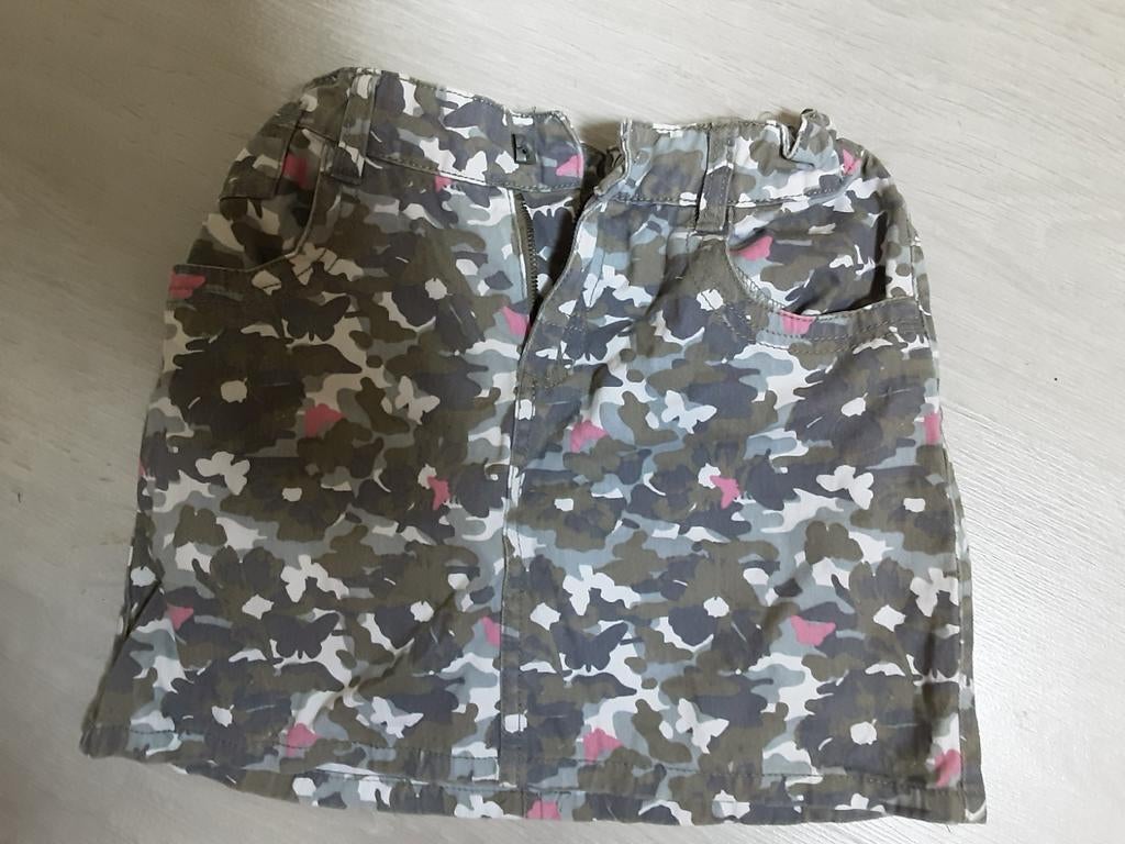 Legergroen rokje, New basic, Meisje, Ophalen of Verzenden, Zo goed als nieuw