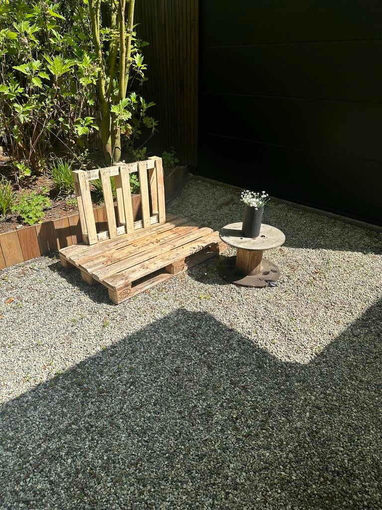 GRATIS AFHALEN Pallet met bijpassende tafel, Ophalen, Gebruikt, Hout