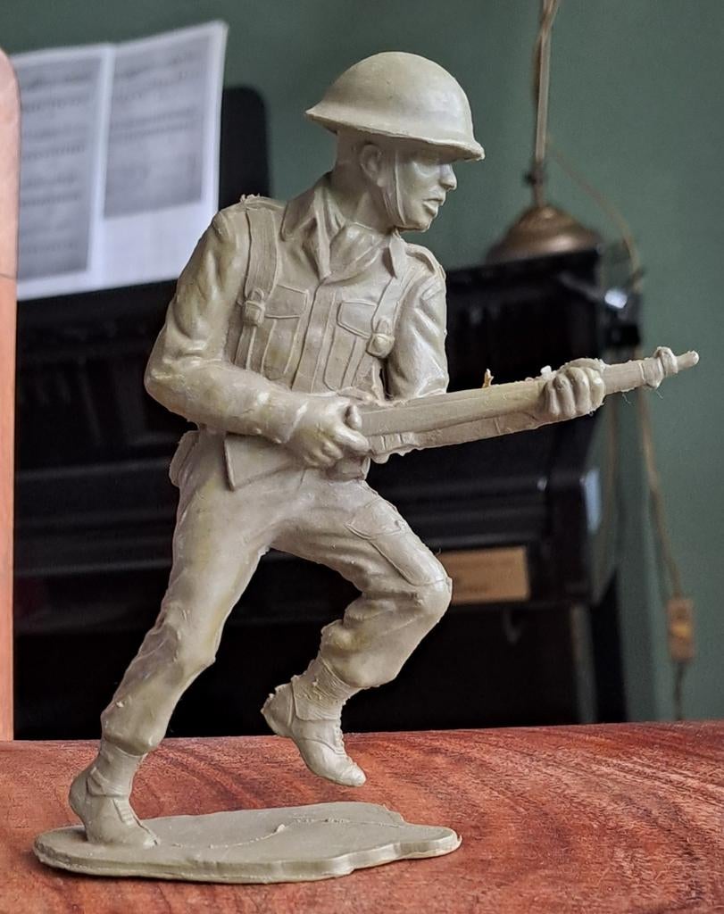 Kunstof soldaat uit de serie van Louis Marx & co, Hobby en Vrije tijd, Ophalen of Verzenden