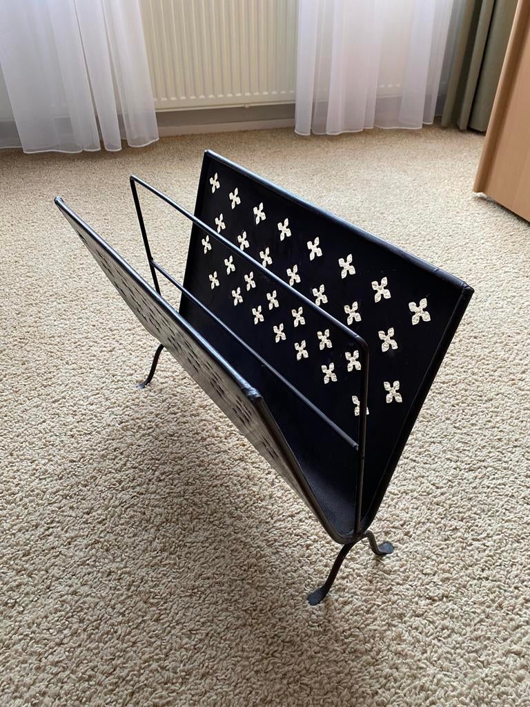 Krantenbak, lectuurbak, ijzer. 47 breed 35 hoog, Ophalen of Verzenden, Zo goed als nieuw