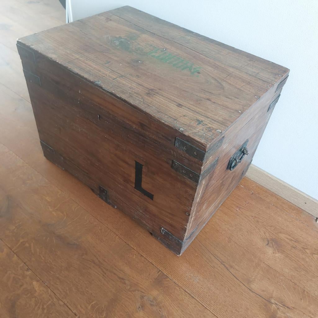 Houten kist met naam F Boom, waarschijnlijk KNIL €35,00, Ophalen, Minder dan 50 cm, Gebruikt, 50 tot 100 cm