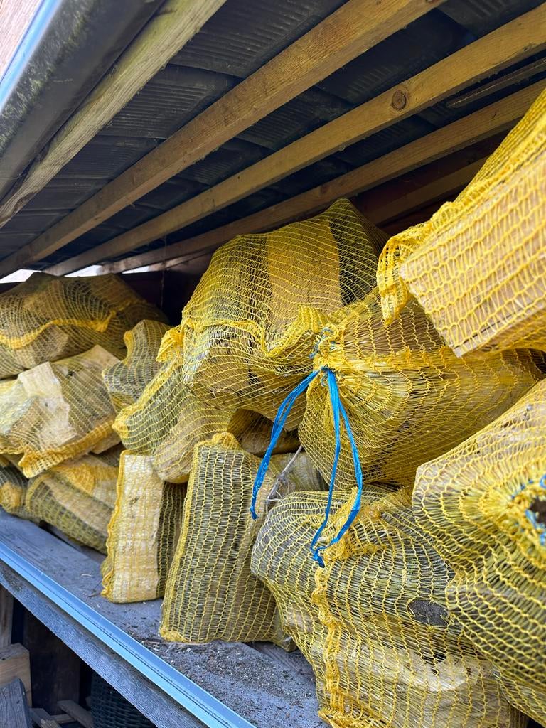 Haardhout Essen en Beuken in grote netten (12-15 kg), Tuin en Terras, Haardhout, Minder dan 3 m³, Ophalen of Verzenden, Essenhout