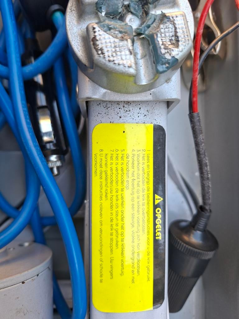 Elektrische krik 12volt, Ophalen