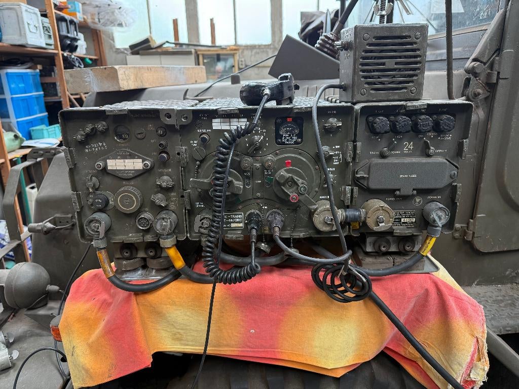 DAF YA  complete zend en ontvang set RT68/GRC / R-110/GRC, Verzamelen, Militaria | Algemeen, Landmacht, Overige typen, Nederland