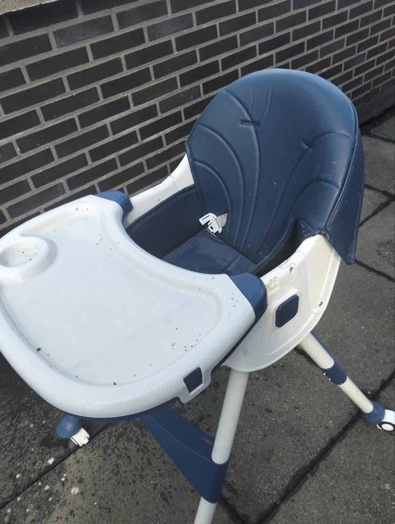 Kinderstoel met eetblad en gordel, Kinderen en Baby's, Kinderstoelen, Ophalen of Verzenden, Gebruikt, Overige typen, Gordel(s)