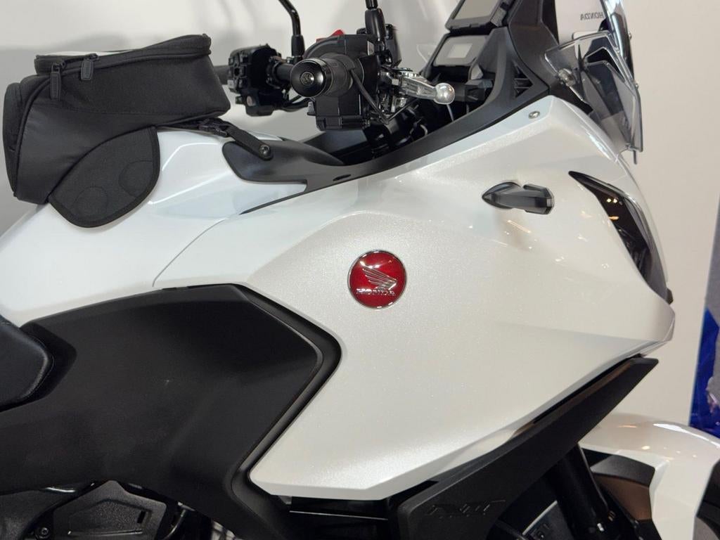 HONDA NT 1100 (bj 2024), 2 cilinders, HONDA, Bedrijf, Onbekend