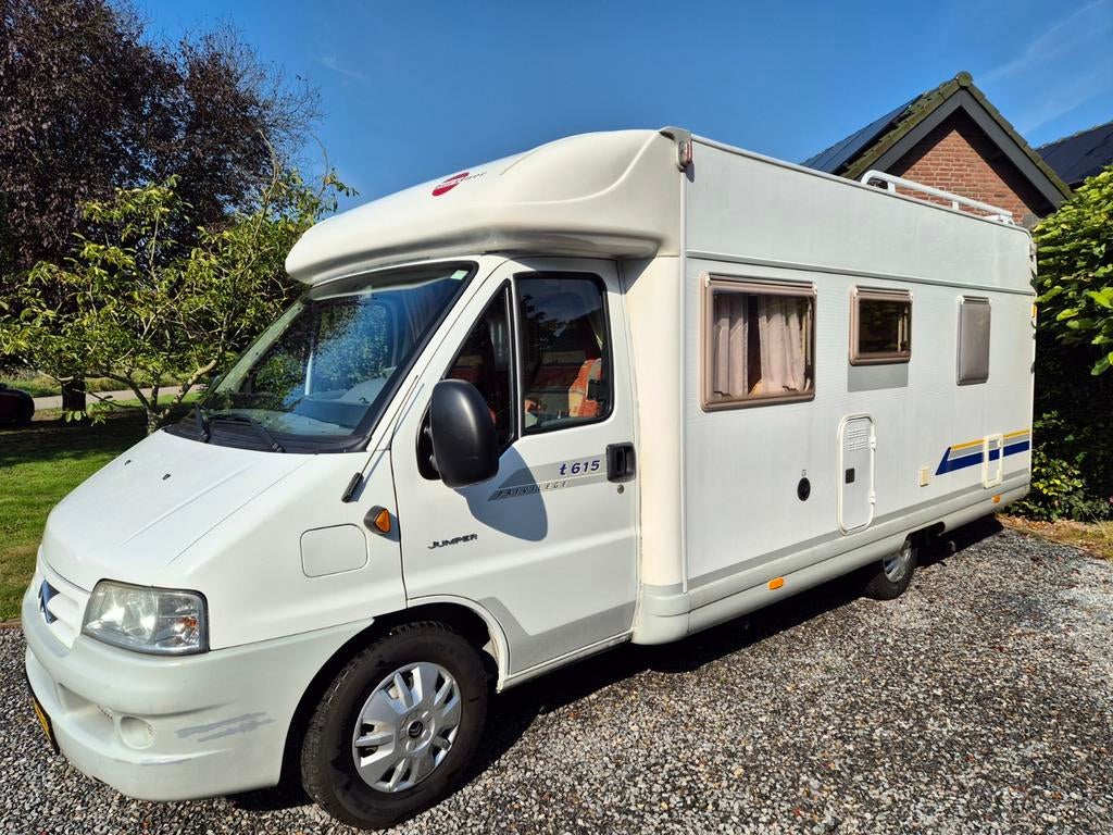 Bürstner T 615 Privilege met slechts 60.000km, Caravans en Kamperen, Campers, Particulier, tot en met 4, Half-integraal, Bürstner